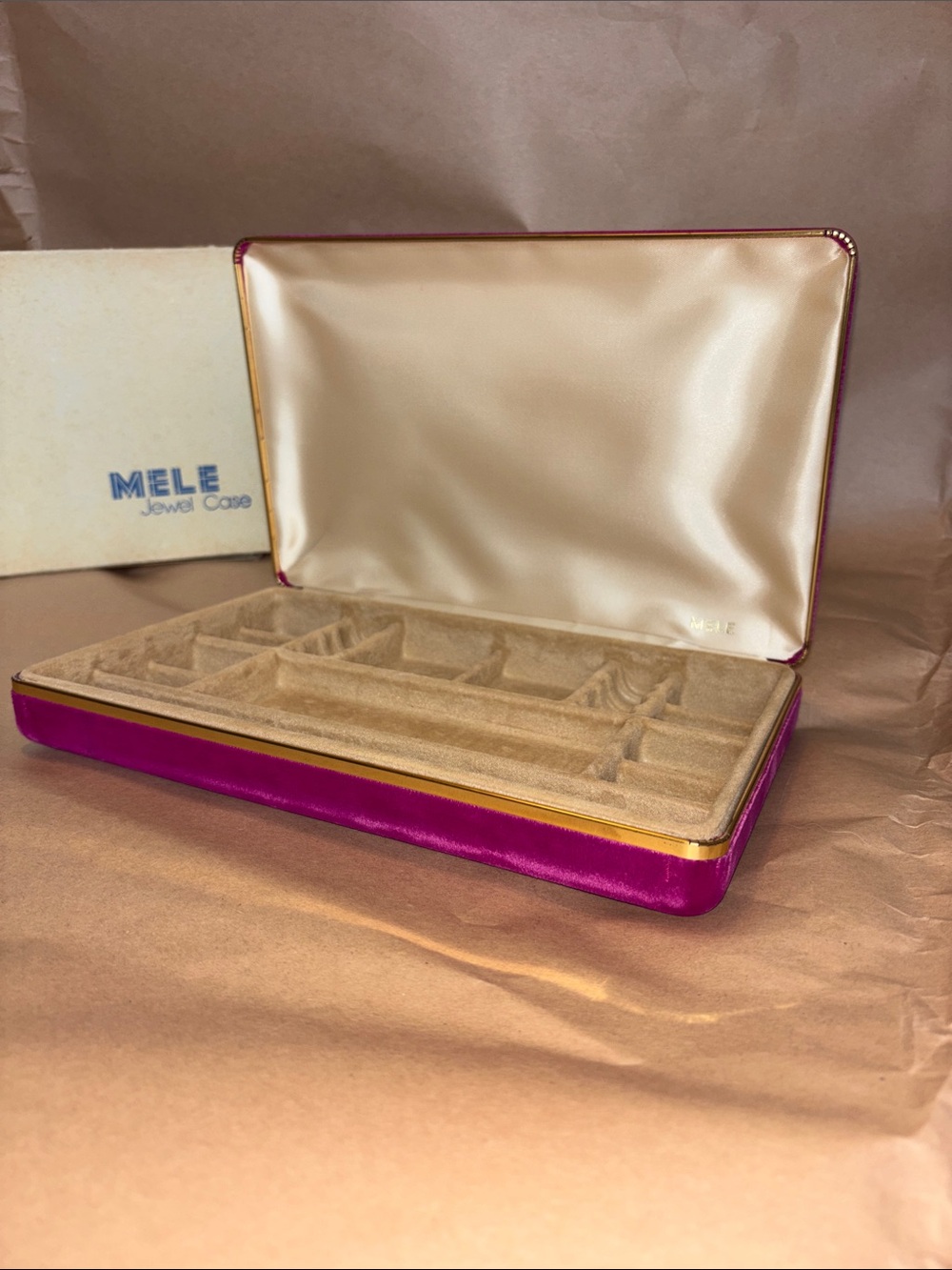 Vintage Mele Jewel Case - Fuchsia Velvet Exterior Jewelry Case W Cream Interior